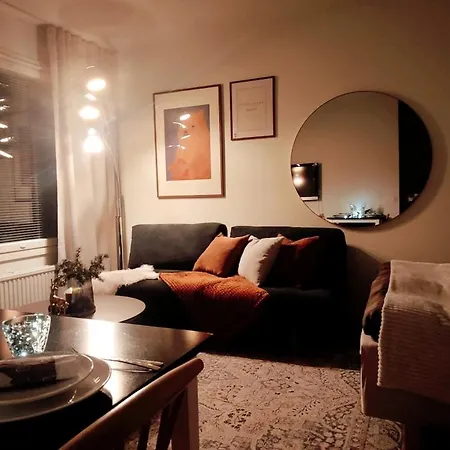 Snug Nook Middle Of